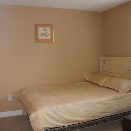Quiet And Comfortable Homestay Oakville Exterior photo